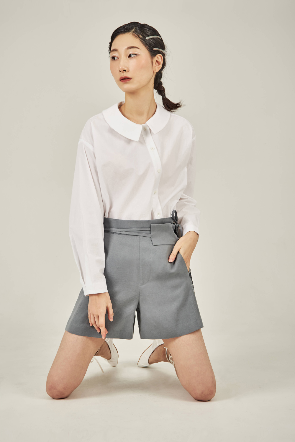 blouse model image-S15L2