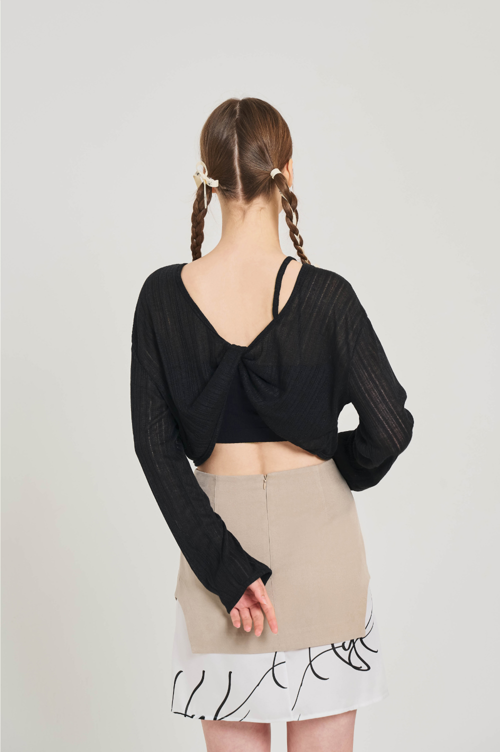 blouse model image-S14L2