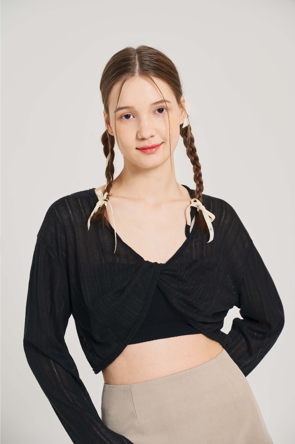 blouse model image-S14L1