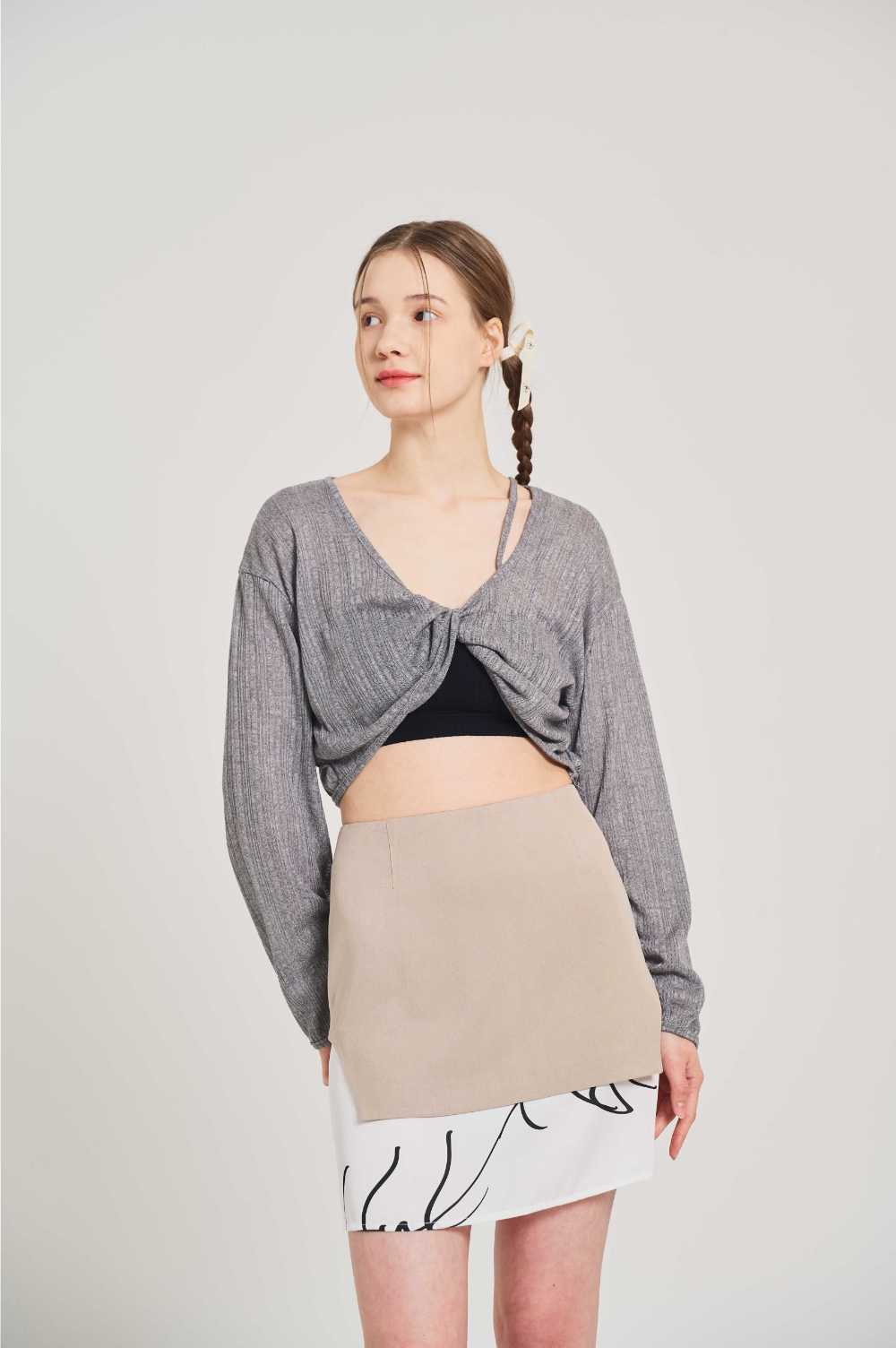 mini skirt model image-S17L5