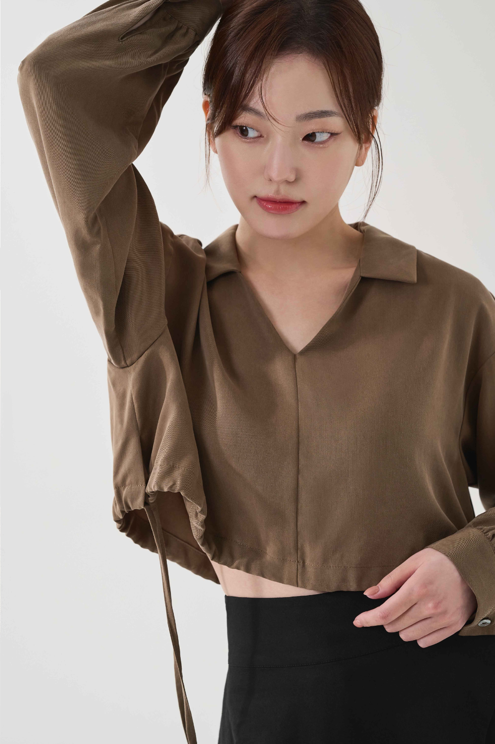 blouse model image-S21L1