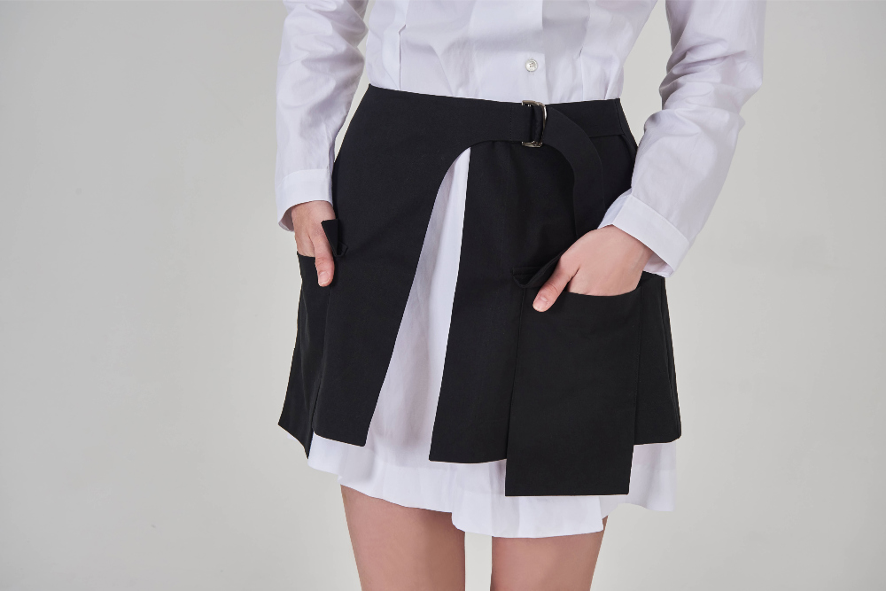 mini skirt detail image-S1L5