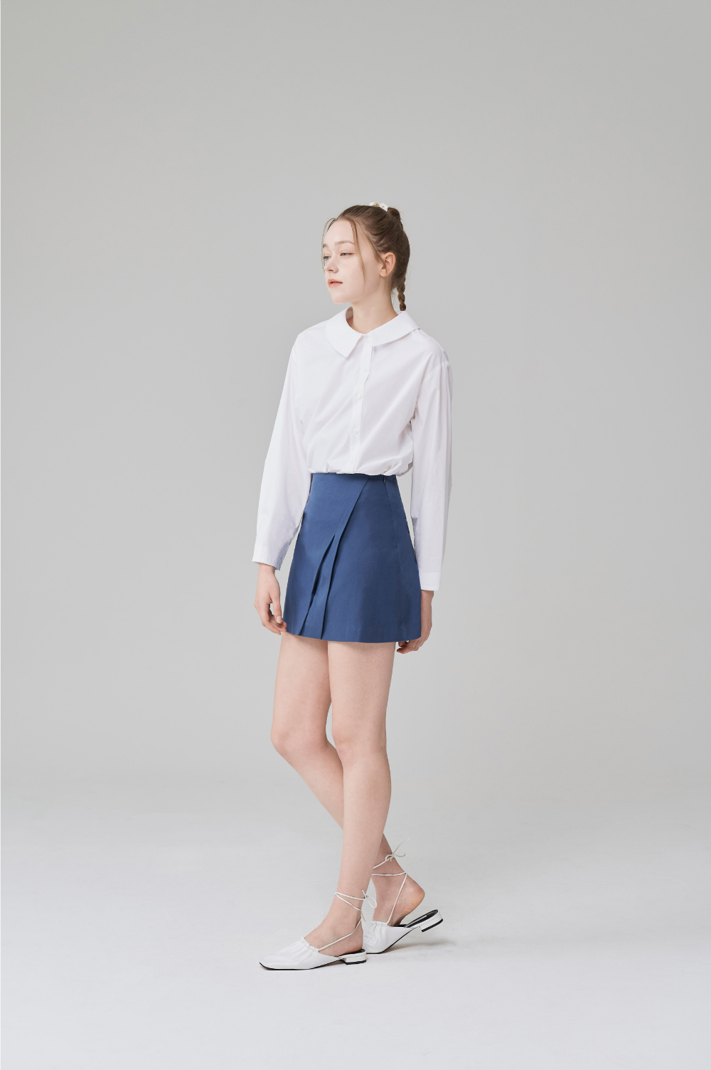 mini skirt model image-S11L7