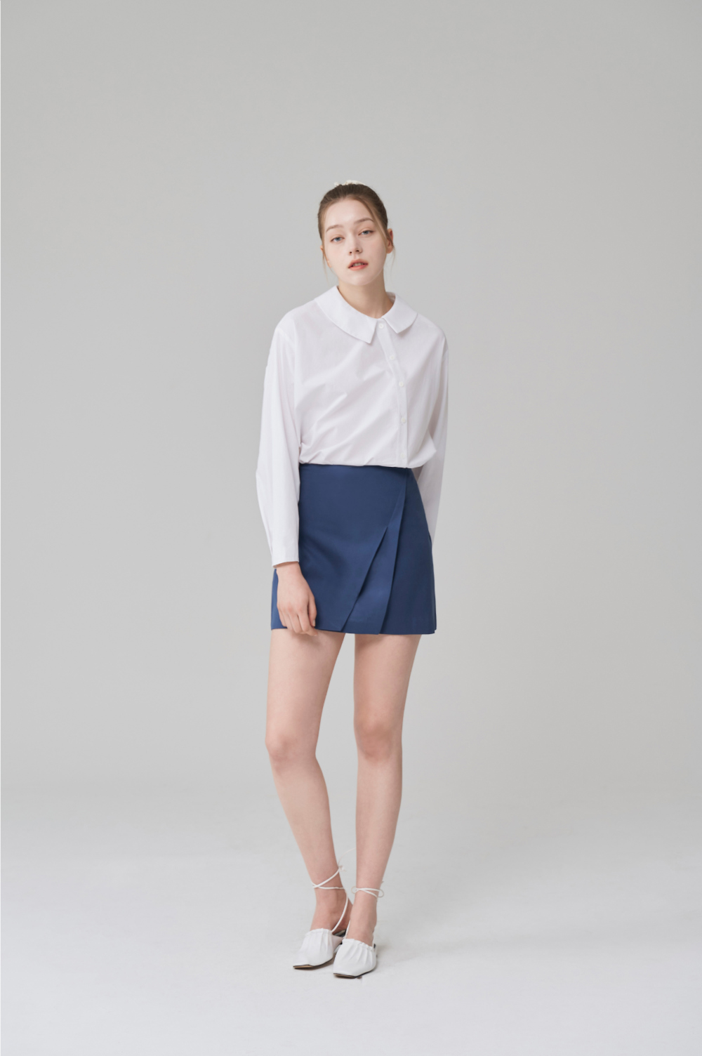 mini skirt model image-S11L5